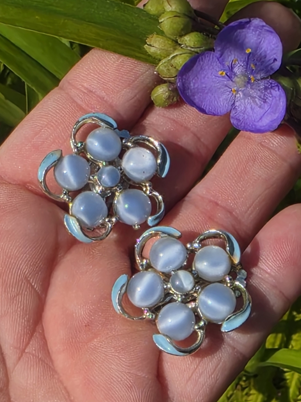 Estate Vintage Light Blue Cat Eye Glasd Cabochon Enamel Flower Earrings Silvery